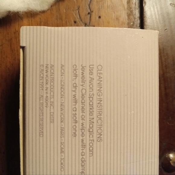 Vintage Lantern Light diamond gold tone Brooch.nib dated 1991 named winter glow - Picture 6 of 12